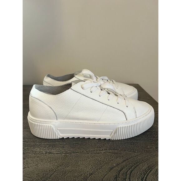 Crown Vintage Women's Mandie Platform Sneaker - Picture 1 of 9